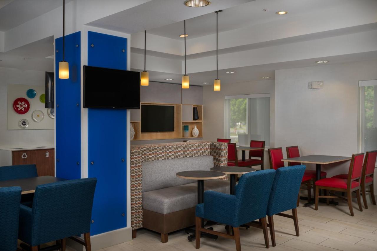Holiday Inn Express Independence - Kansas City By Ihg Экстерьер фото