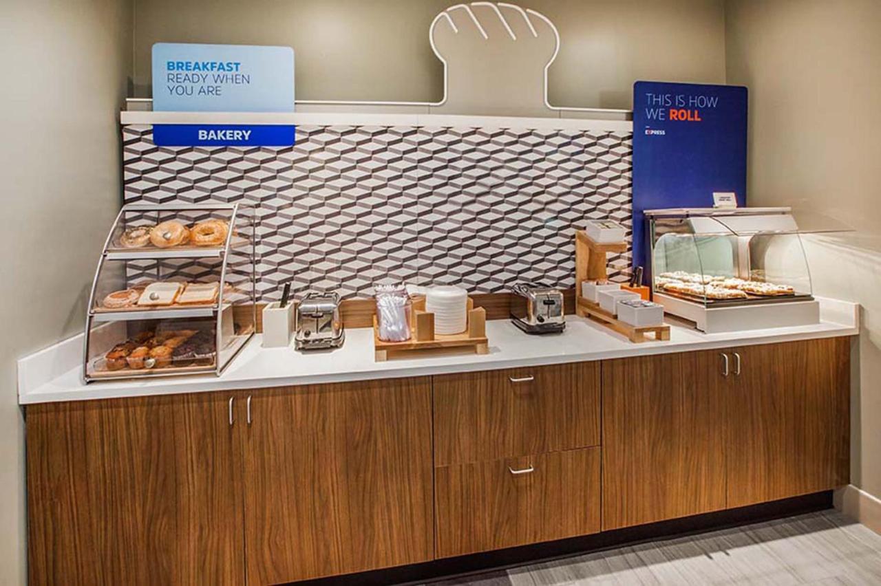 Holiday Inn Express Independence - Kansas City By Ihg Экстерьер фото